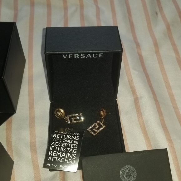 Very Medusa earring - Picture 2 of 3